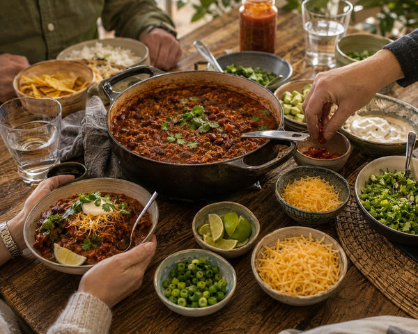 Mustig chili con carne med bönor och toppings
